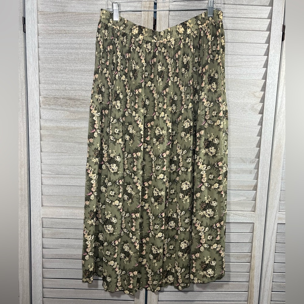 SAG HARBOR Midi Skirt Pleated Olive Floral Print-Large